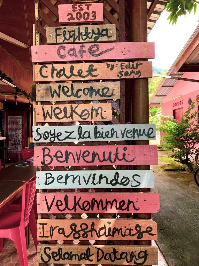 Fiqthya Chalet & Cafe Kampong Ayer Batang Exterior foto